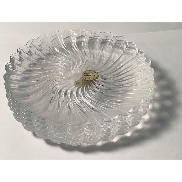 Plates w/Scalloped Rim 7” - Picture 4 of 5